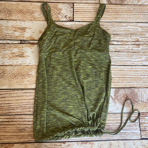 Lucy Tech Breathe Deep Green Space Dyed tank - Picture 3 of 9